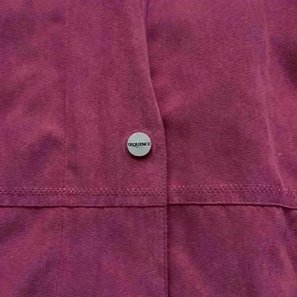 🌸3/$30🌸séquence Petite | Burgundy suede jacket with removable hood - Picture 3 of 12